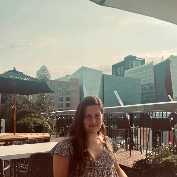 Meet your Posher, Veronique - Picture 1 of 1